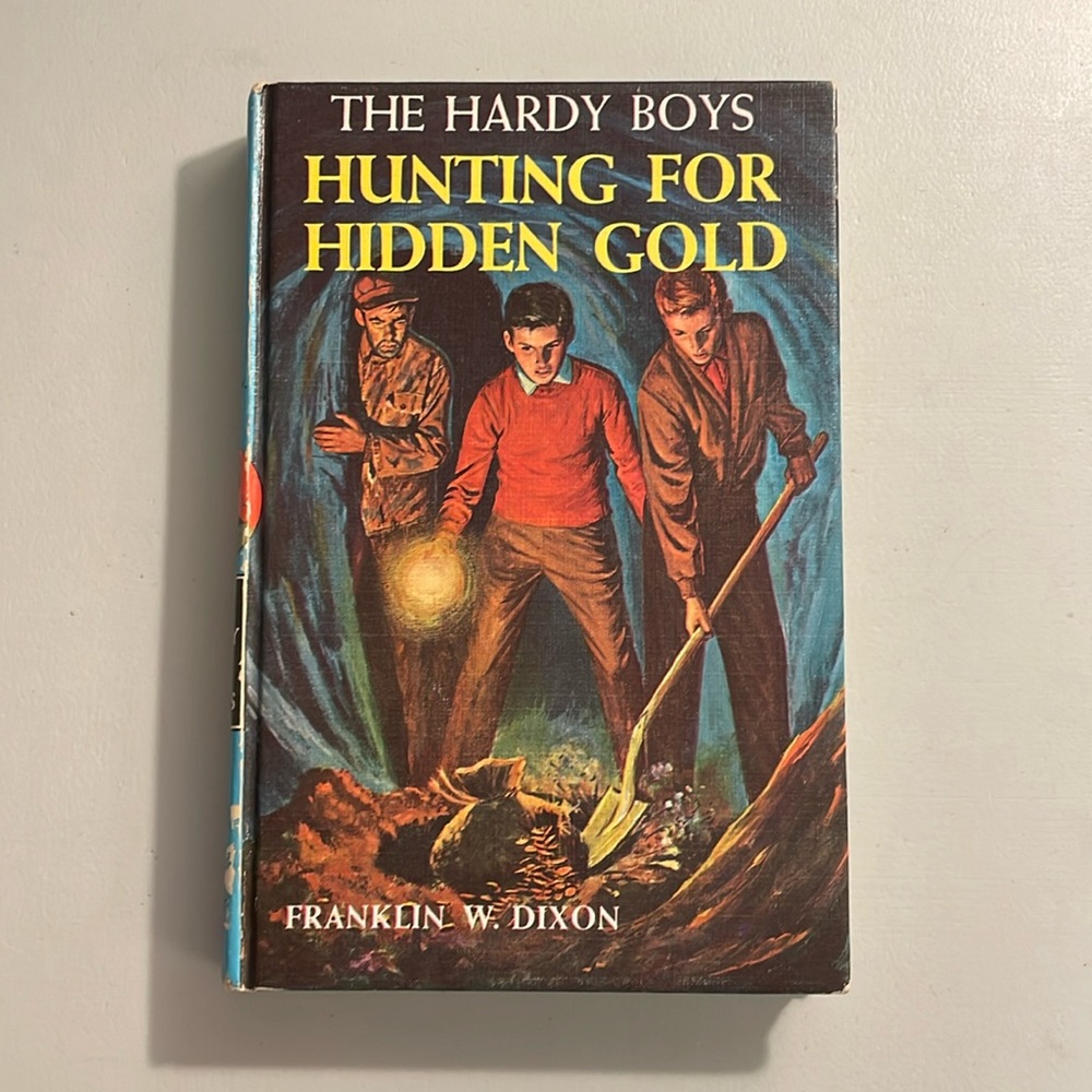 NOT ELIGIBLE FOR BUNDLE DEAL/SALE  Hunting for Hidden Gold #5 in The Hardy Boys